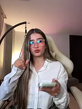 Snapshot of Stormiie777 chatting on February 1, 11:14 pm Stormiie777 online show from February 1, 11:14 pm