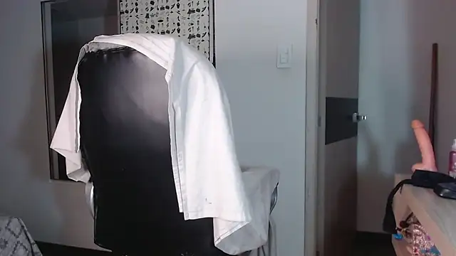 Snapshot of DanielaDuff chatting on February 23, 3:40 pm DanielaDuff online show from February 23, 3:40 pm