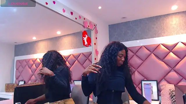 Snapshot of DanielaDuff chatting on October 21, 7:47 pm DanielaDuff online show from October 21, 7:47 pm