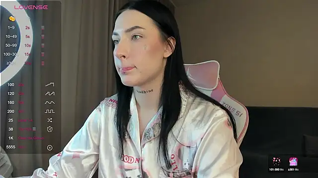 JenniferQueen11 online show from January 12, 9:30 am