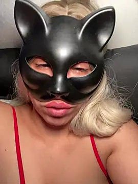 Snapshot of nenalayla chatting on February 23, 1:10 pm nenalayla online show from February 23, 1:10 pm