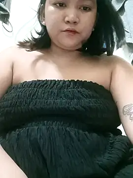 milkytitsmom4u online show from December 4, 5:54 pm