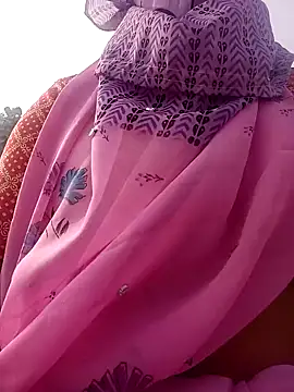 Snapshot of Lattika-Bhabhi chatting on January 13, 9:41 am Lattika-Bhabhi online show from January 13, 9:41 am