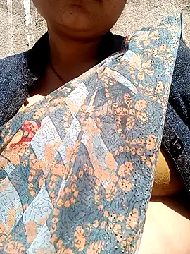 Snapshot of Lattika-Bhabhi chatting on February 13, 6:09 am Lattika-Bhabhi online show from February 13, 6:09 am