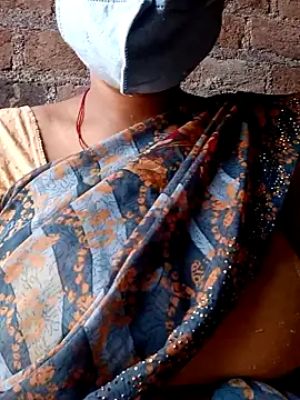 Snapshot of Lattika-Bhabhi chatting on February 27, 6:29 am Lattika-Bhabhi online show from February 27, 6:29 am