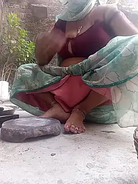 Snapshot of Lattika-Bhabhi chatting on October 5, 1:15 am Lattika-Bhabhi online show from October 5, 1:15 am