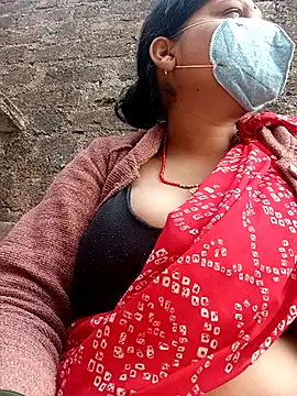 Snapshot of Lattika-Bhabhi chatting on February 11, 11:37 am Lattika-Bhabhi online show from February 11, 11:37 am
