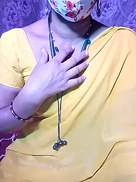 Snapshot of XBHUUME chatting on February 10, 5:19 pm XBHUUME online show from February 10, 5:19 pm