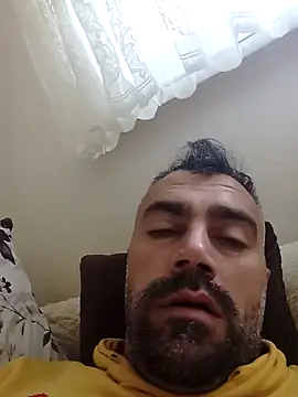 Snapshot of kevgir08 chatting on May 17, 1:29 pm kevgir08 online show from May 17, 1:29 pm