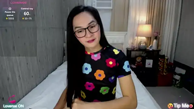 xAsianSweetHeart online show from April 17, 11:19 pm