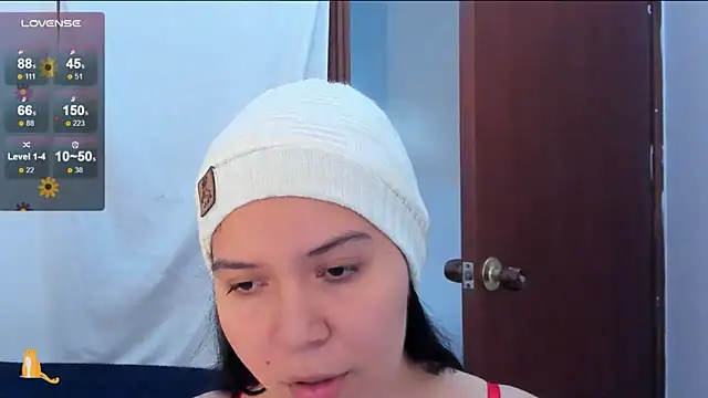 Snapshot of MatchedEyebrow chatting on December 18, 9:18 pm MatchedEyebrow online show from December 18, 9:18 pm