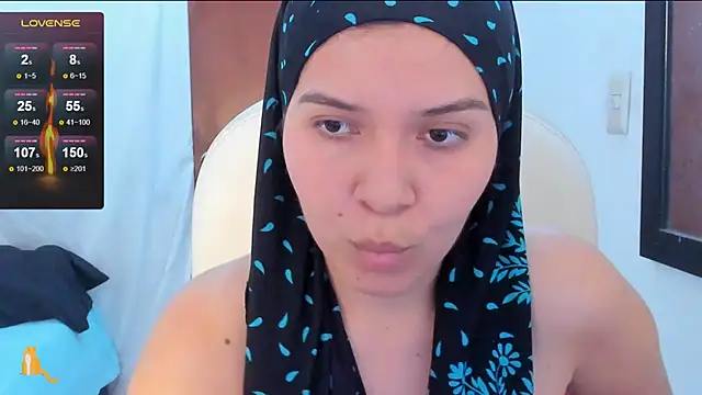 Snapshot of MatchedEyebrow chatting on January 10, 9:20 pm MatchedEyebrow online show from January 10, 9:20 pm