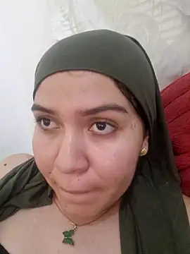 Snapshot of MatchedEyebrow chatting on February 9, 11:36 pm MatchedEyebrow online show from February 9, 11:36 pm