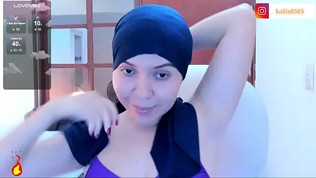 Snapshot of MatchedEyebrow chatting on September 17, 9:05 pm MatchedEyebrow online show from September 17, 9:05 pm