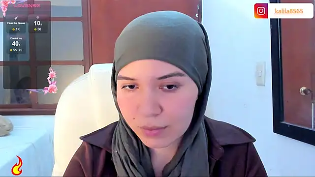 Snapshot of MatchedEyebrow chatting on October 10, 9:36 pm MatchedEyebrow online show from October 10, 9:36 pm