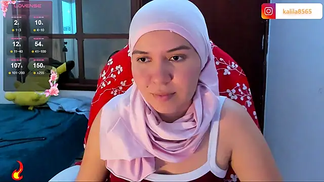 Snapshot of MatchedEyebrow chatting on October 30, 11:05 pm MatchedEyebrow online show from October 30, 11:05 pm