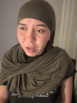 Snapshot of MatchedEyebrow chatting on November 18, 10:14 pm MatchedEyebrow online show from November 18, 10:14 pm