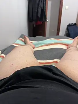 Snapshot of S2kicibey06 chatting on February 11, 10:28 pm S2kicibey06 online show from February 11, 10:28 pm