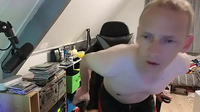 sexmenlion online show from October 5, 8:40 pm