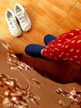 feet toes online show from October 30, 5:53 am