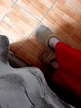 feet toes online show from April 1, 8:15 am