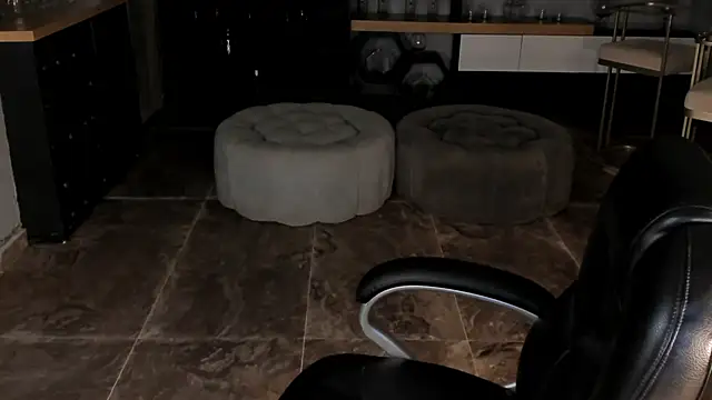 MadelineFox online show from February 19, 8:10 am