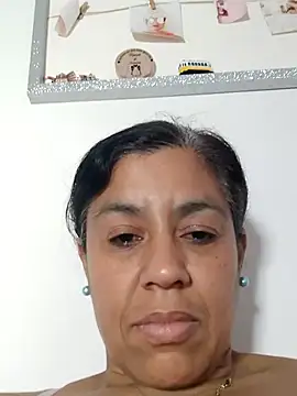 Snapshot of Molly_newman6 chatting on June 4, 12:22 pm Molly newman6 online show from June 4, 12:22 pm