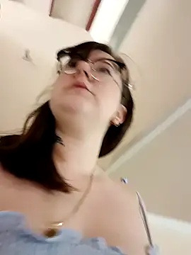 Snapshot of HunnyyLove chatting on December 31, 8:45 pm HunnyyLove online show from December 31, 8:45 pm