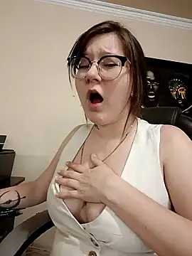 Snapshot of HunnyyLove chatting on January 2, 9:50 pm HunnyyLove online show from January 2, 9:50 pm