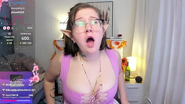 Snapshot of HunnyyLove chatting on February 28, 9:12 pm HunnyyLove online show from February 28, 9:12 pm