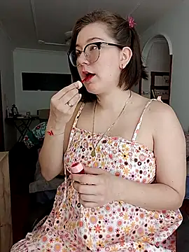 Snapshot of HunnyyLove chatting on March 1, 6:11 pm HunnyyLove online show from March 1, 6:11 pm