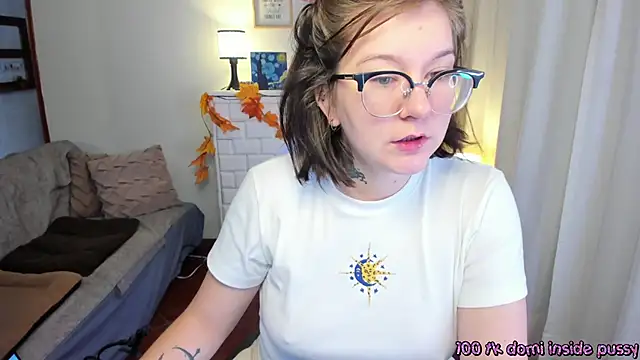 Snapshot of HunnyyLove chatting on March 16, 12:44 pm HunnyyLove online show from March 16, 12:44 pm