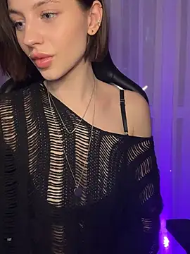 Snapshot of Camilla_Railian chatting on December 7, 8:05 pm Camilla Railian online show from December 7, 8:05 pm