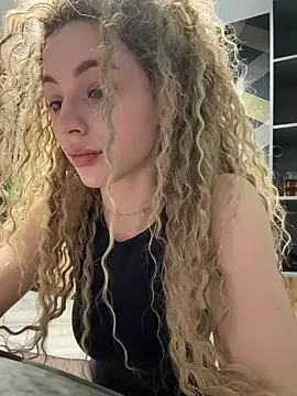 Snapshot of Camilla_Railian chatting on January 27, 4:11 pm Camilla Railian online show from January 27, 4:11 pm