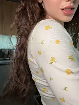 Snapshot of Camilla_Railian chatting on March 12, 6:33 pm Camilla Railian online show from March 12, 6:33 pm