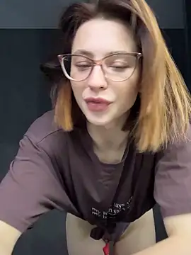 Snapshot of Camilla_Railian chatting on October 1, 3:18 pm Camilla Railian online show from October 1, 3:18 pm