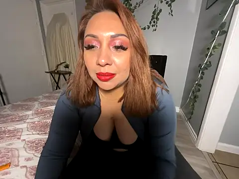 linalooove online show from October 19, 4:13 am