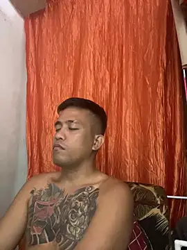 Snapshot of Thyler08 chatting on December 23, 6:27 pm Thyler08 online show from December 23, 6:27 pm