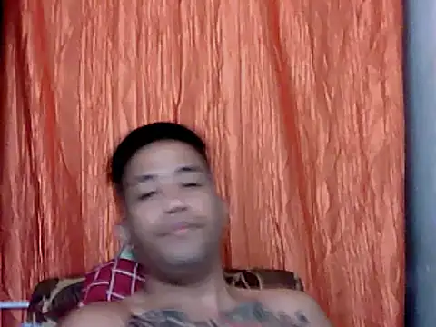 Snapshot of Thyler08 chatting on December 28, 8:48 am Thyler08 online show from December 28, 8:48 am