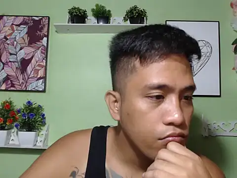 Snapshot of Thyler08 chatting on September 10, 6:24 am Thyler08 online show from September 10, 6:24 am