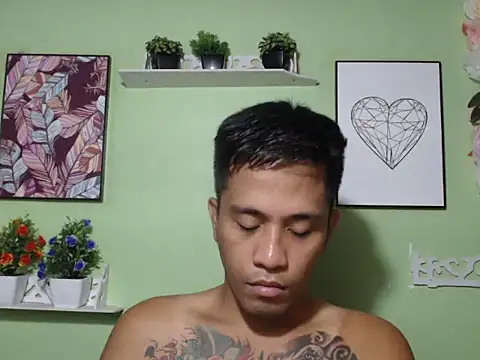 Snapshot of Thyler08 chatting on September 19, 6:59 am Thyler08 online show from September 19, 6:59 am