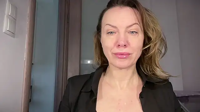 RachellAmazing online show from April 18, 6:28 am