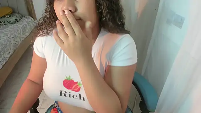 Lunastar02 online show from March 8, 7:20 pm