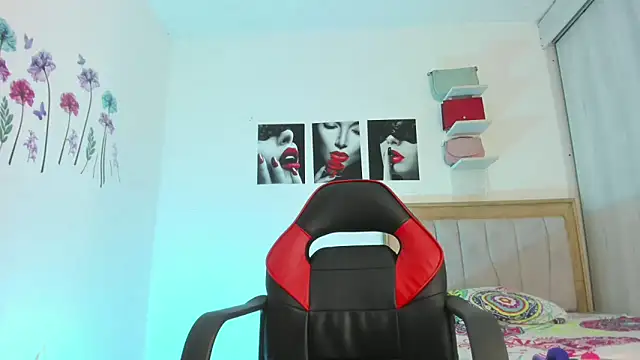 Lunastar02 online show from March 30, 7:15 pm