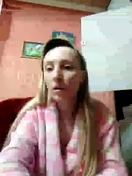 Snapshot of Biddy_Alana chatting on December 7, 4:20 am Biddy Alana online show from December 7, 4:20 am