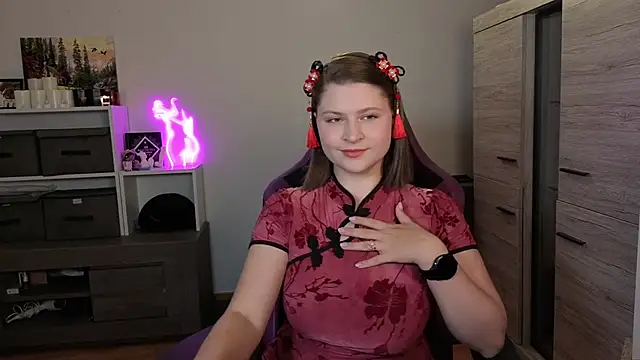 TinniAngel online show from September 30, 5:29 pm