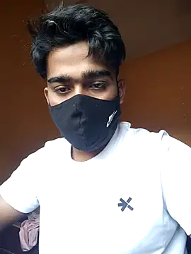 Snapshot of Love_birdss chatting on March 19, 7:51 am Love birdss online show from March 19, 7:51 am