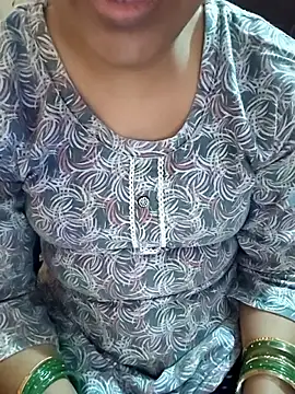 Snapshot of Diya_143 chatting on December 21, 4:41 am Diya 143 online show from December 21, 4:41 am