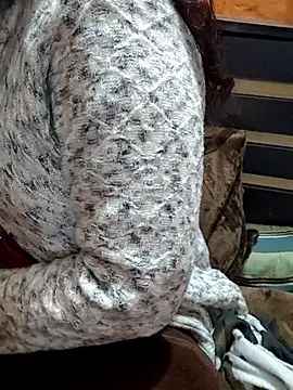 Snapshot of Diya_143 chatting on January 13, 7:46 am Diya 143 online show from January 13, 7:46 am