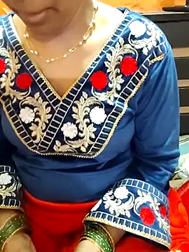 Snapshot of Diya_143 chatting on January 17, 8:19 am Diya 143 online show from January 17, 8:19 am